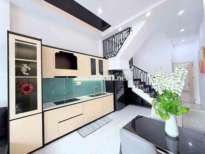 Nhà đẹp full nội thất 2 tầng 3 PN K14/5 Lê Thạch ngay cổng bến xe