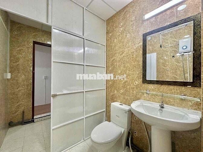 Cho thuê gấp căn hộ 2 phòng ngủ trung tâm quận 1 giá cực rẻ chỉ 7 trie