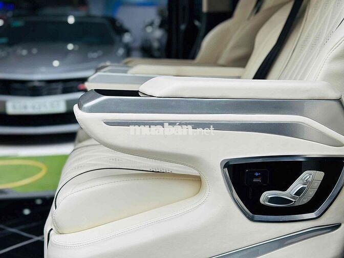 Mercedes Benz V Class 2015 V220 CDI up NT Maybach