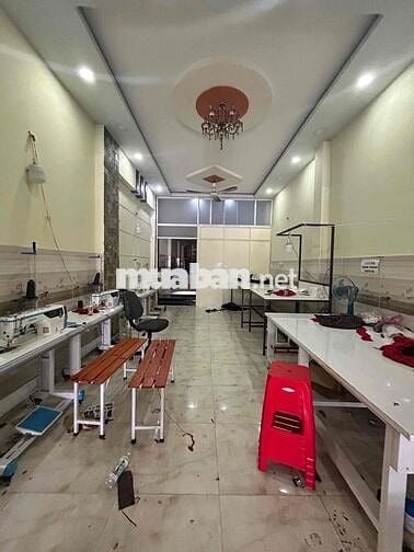 MẶT TIỀN BÌNH LONG - 4 X 30 - 3 LẦU - 6P - MỚI