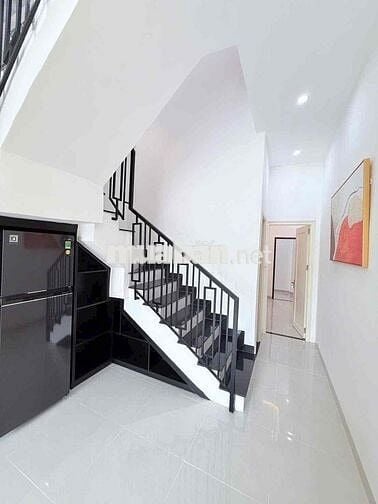 Nhà đẹp full nội thất 2 tầng 3 PN K14/5 Lê Thạch ngay cổng bến xe