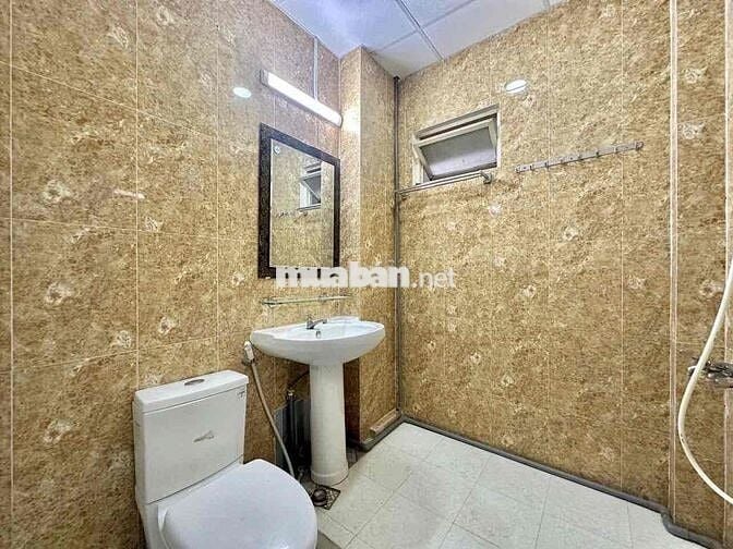 Cho thuê gấp căn hộ 2 phòng ngủ trung tâm quận 1 giá cực rẻ chỉ 7 trie