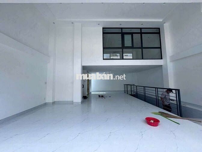 Tòa nhà văn Phòng hầm trệt lửng 2 lầu Ngay Trung tâm Gò Vấp