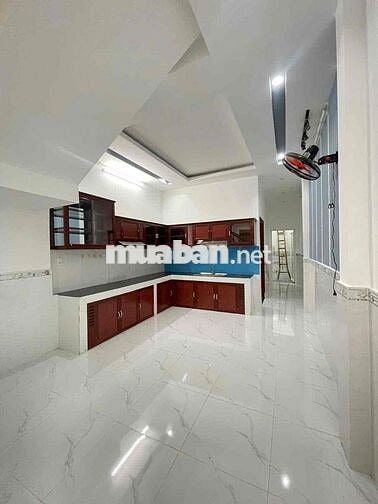 Nhà lầu mới 3 phòng 3 máy lạnh KDC Hàng Bàng