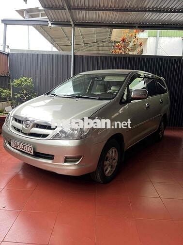 Toyota Innova 2008 G - 100000 km