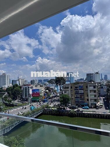 Nhà mặt tiền 42m2 (diện tích sàn 200m2), 4 phòng ngủ, Trường Sa, Q.3