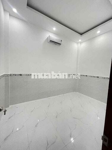 Nhà lầu mới 3 phòng 3 máy lạnh KDC Hàng Bàng