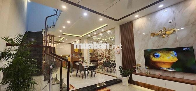 Bán Nhà 3 Tầng Đối Diện Công Viên VCN Phước Long 1 Nha Trang