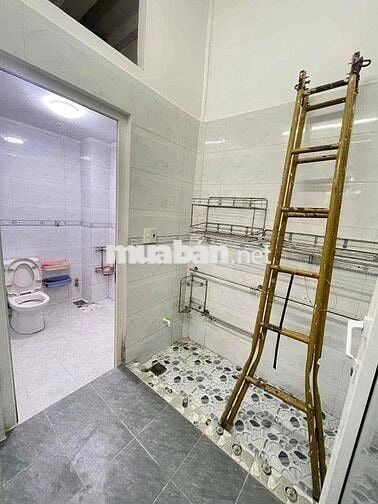 Nhà lầu mới 3 phòng 3 máy lạnh KDC Hàng Bàng