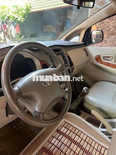 Toyota Innova 2008 G - 100000 km