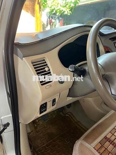 Toyota Innova 2008 G - 100000 km