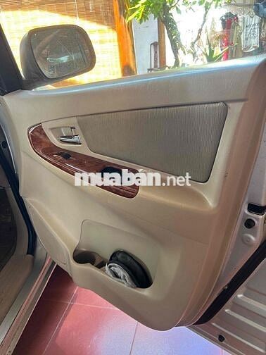 Toyota Innova 2008 G - 100000 km