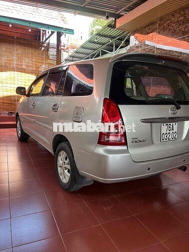 Toyota Innova 2008 G - 100000 km