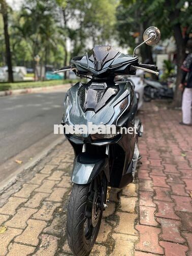 Xe máy Honda Air Blade 150 màu xám đời 2021
