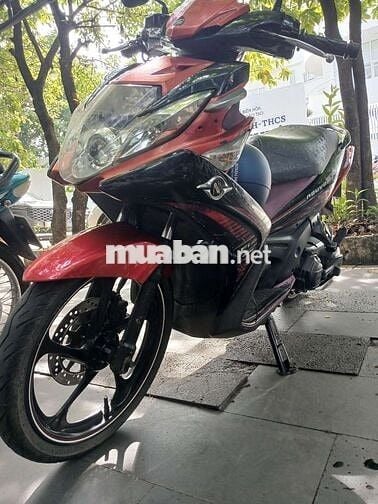 Xe tay ga Yamaha Nouvo màu đỏ đen