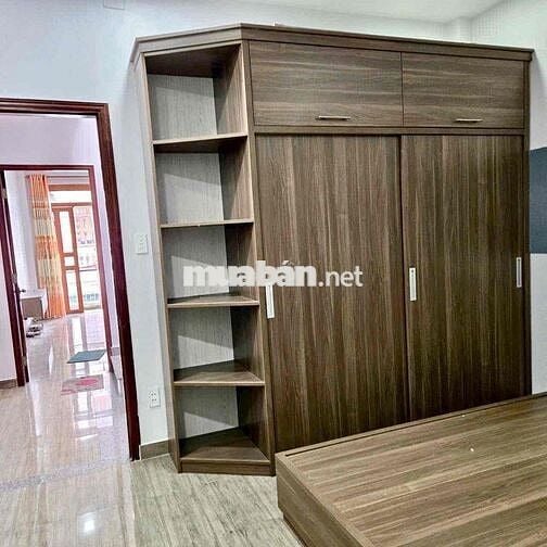 Nhà cho thuê 3 tầng (4m x 14m) có 4 phòng ngủ hẻm 6m thông