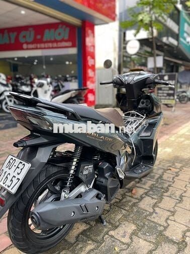 Xe máy Honda Air Blade 150 màu xám đời 2021