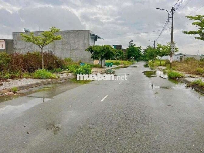 Cách chợ 200m, gia đình e kẹt tiền bán chỉ 870tr