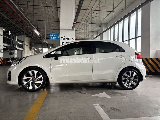 Chính chủ xe gia đình đang sử dụng - Kia Rio 2015