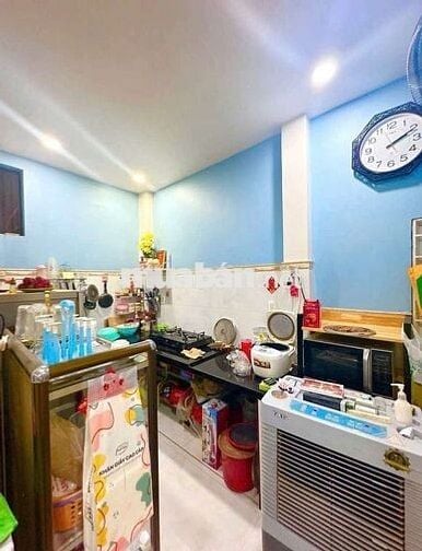 Đang kẹt tiền cần bán gấp nhà 4x10m Hóc Môn sổ sẵn sang tên ngay
