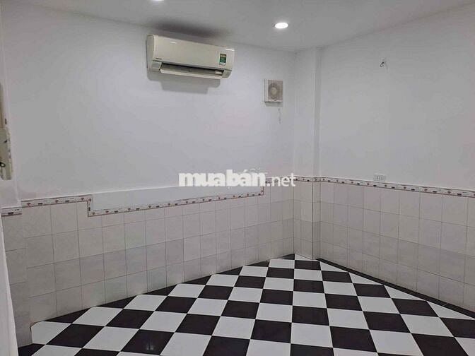 BÁN căn bìa . 67 m2 tầng trệt C/c CMT8 P12 Tân Bình