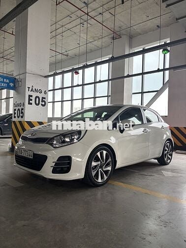 Chính chủ xe gia đình đang sử dụng - Kia Rio 2015