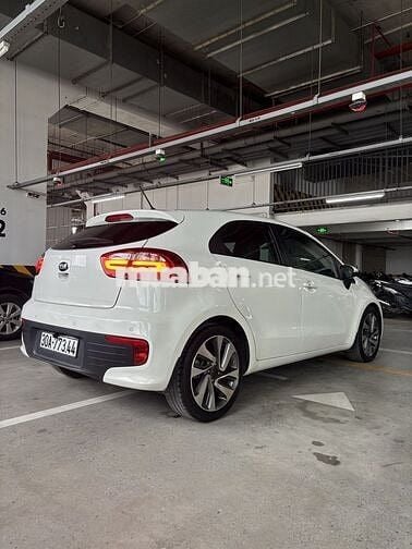 Chính chủ xe gia đình đang sử dụng - Kia Rio 2015