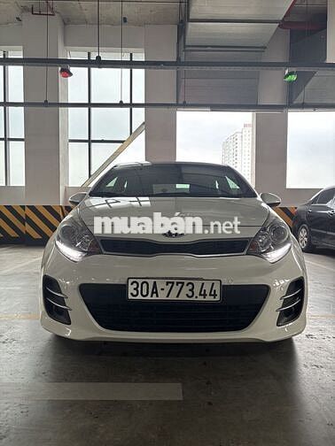 Chính chủ xe gia đình đang sử dụng - Kia Rio 2015