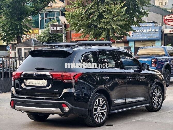 MITSHUBISHI OUTLANDER 2.4 2017 ĐEN