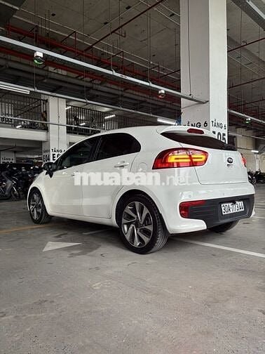 Chính chủ xe gia đình đang sử dụng - Kia Rio 2015