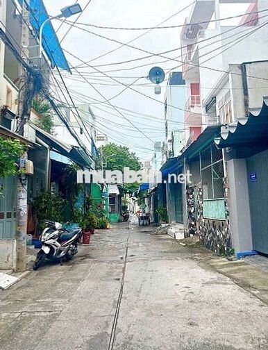 Đang kẹt tiền cần bán gấp nhà 4x10m Hóc Môn sổ sẵn sang tên ngay