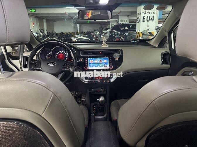 Chính chủ xe gia đình đang sử dụng - Kia Rio 2015