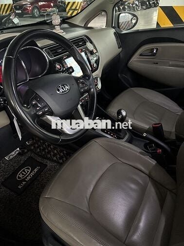 Chính chủ xe gia đình đang sử dụng - Kia Rio 2015