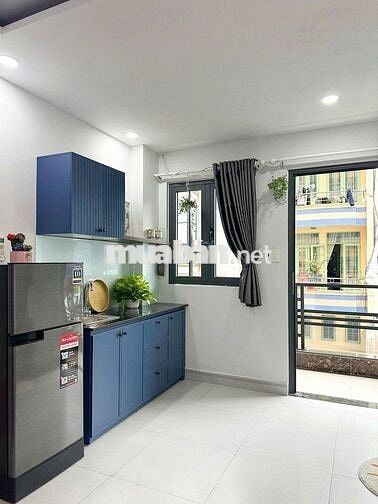 1 PHÒNG NGỦ - CÓ BAN CÔNG LỚN - NHÀ THANG MÁY - BẢO VỆ 24/24