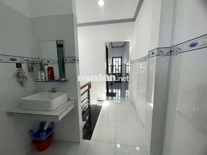 NHÀ HXH - 94M2 - 2 TẦNG - CẠNH NGAY TRỤC ĐƯỜNG LÊ VĂN KHƯƠNG -QUẬN 12