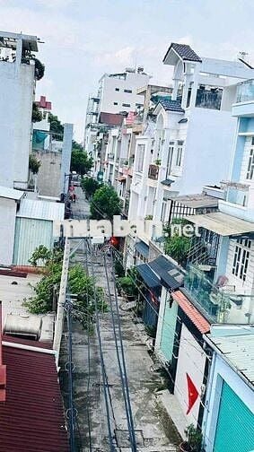 NHÀ 3 TẦNG- 5,5 x 10 - HẺM 6M THÔNG
