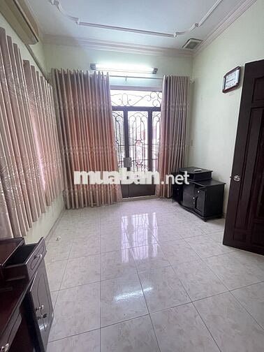 Cho thuê biệt thự thự sân đậu xe 3 Thích Quảng Đức 8x14m giá 30 tr TL