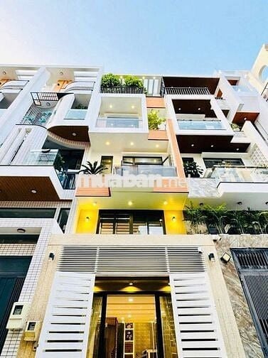 [ Chị gái em cần cho thuê nhà gấp để ra nước ngoài định cư ]