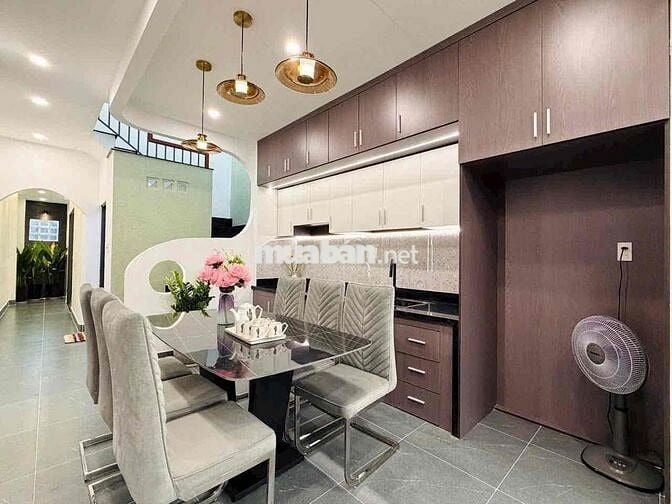 Bán Nhà 61m2. trệt lầu. 4 phòng( 1pn tầng trệt) 1/ đường số 8