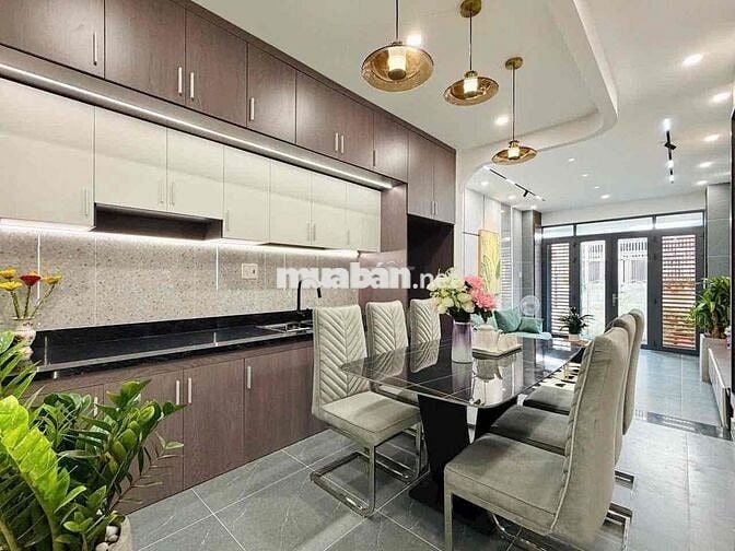 Bán Nhà 61m2. trệt lầu. 4 phòng( 1pn tầng trệt) 1/ đường số 8