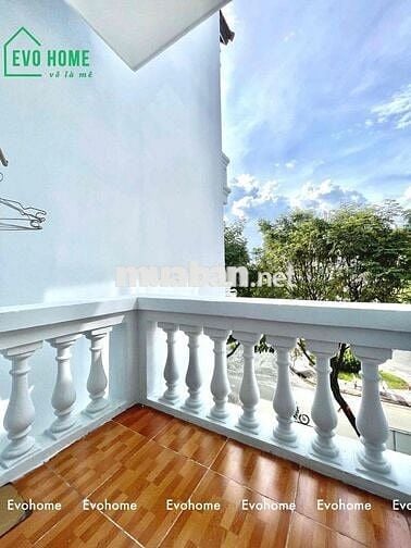 siêu phẩm ban công rộng thoáng , full nội thất