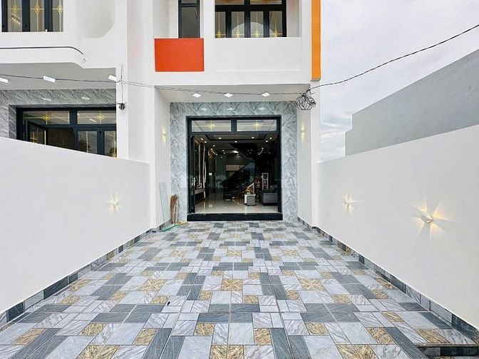 Nhà mới xây gàn kcn Cầu Tràm 112,5m2 SHR 4Pn 3Wc full 2ty280.