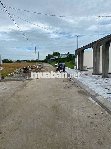 Đất cách SG 30km, 490 triệu/180m2, ngay TP Gò Công. SHR, thổ cư