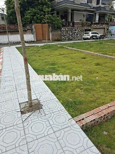 Siêu F0 từ chủ – Khu CNC, Hòa Lạc.
•Dt 100m², lô góc 2 mặt thoáng.