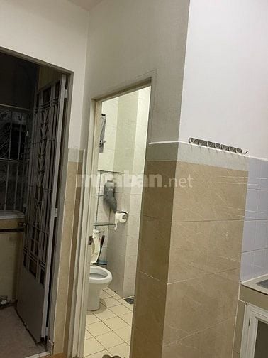 Cho thuê căn hộ CC Mười Mẫu (Bình Trưng)- DT: 44m2. Gần chợ, BV Q2.