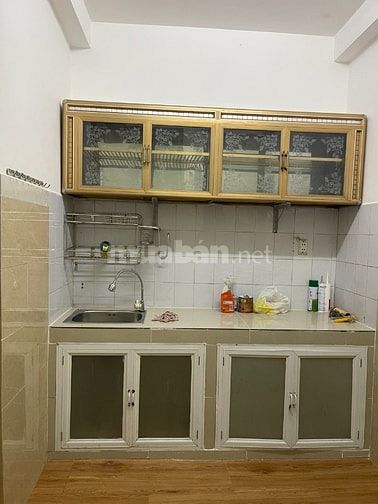 Cho thuê căn hộ CC Mười Mẫu (Bình Trưng)- DT: 44m2. Gần chợ, BV Q2.