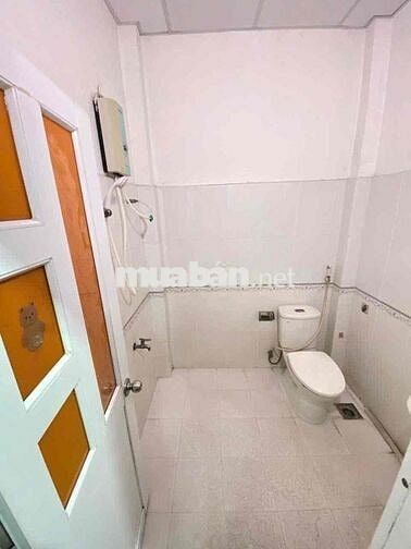 Chính Chủ Cho Thuê Phòng Studio Cửa Sổ Ban công giếng trời