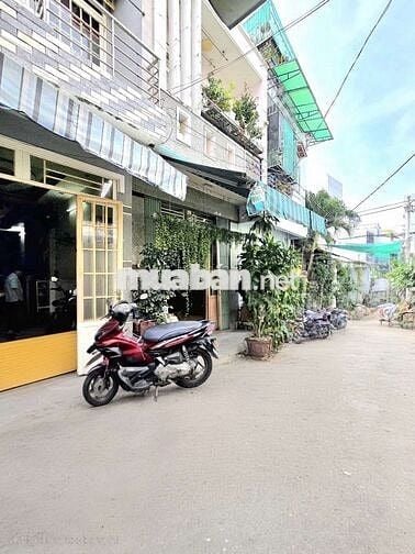 Nhà đường xe hơi gần Phú Mỹ Hưng quận 7