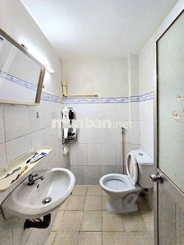 Nhà đường xe hơi gần Phú Mỹ Hưng quận 7