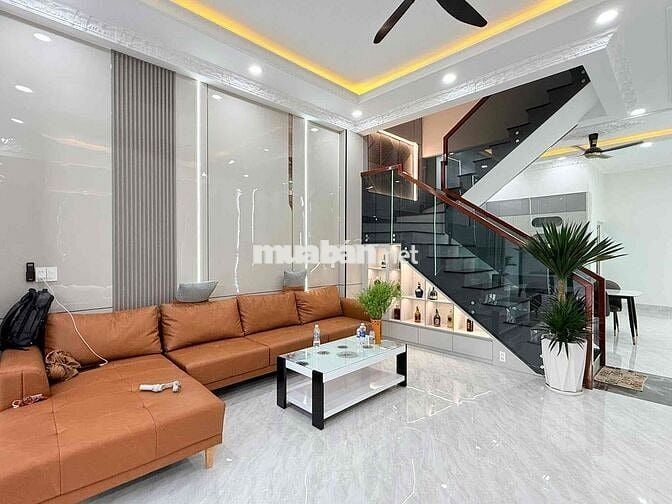 Mặt tiền kinh doanh Ngay KCN Sóng Thần.Nhà 3 tầng xây mới full nội tha